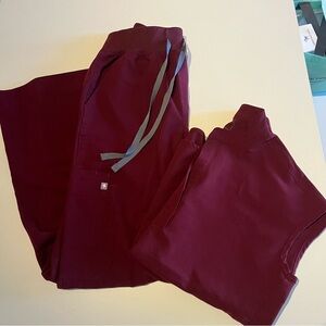 FIGS Scrubs Set